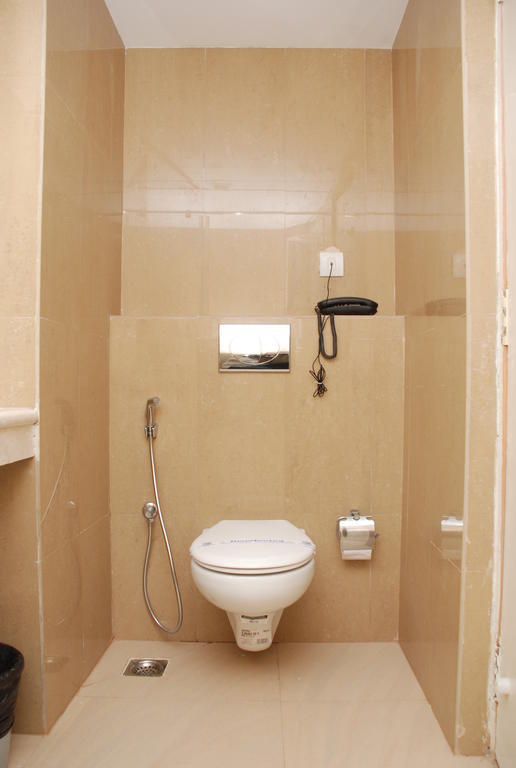 Pla Krishna Inn Tiruchirappalli Room photo