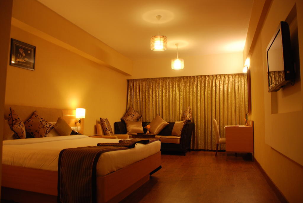 Pla Krishna Inn Tiruchirappalli Exterior photo